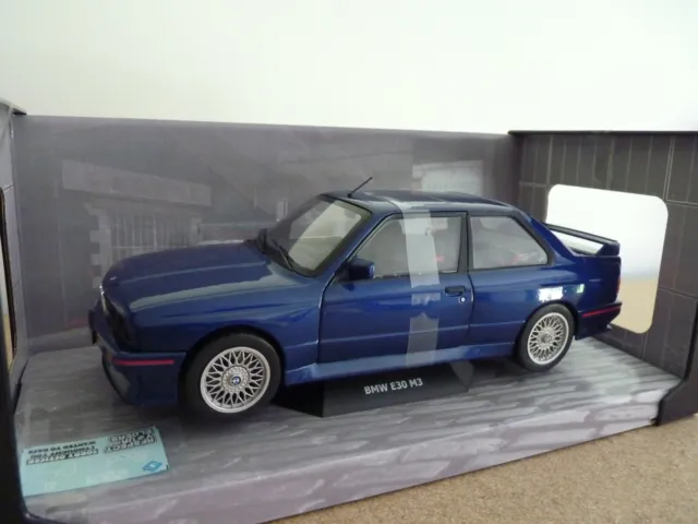 BMW M3 E30  de 1990 Mauritius Blue  au 1/18 de SOLIDO S1801509