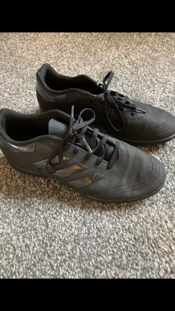 Black astro turf sales trainers size 6