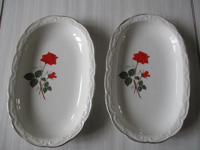 2 raviers en porcelaine blanche décor roses rouges Digoin Sarreguemines Sévigné