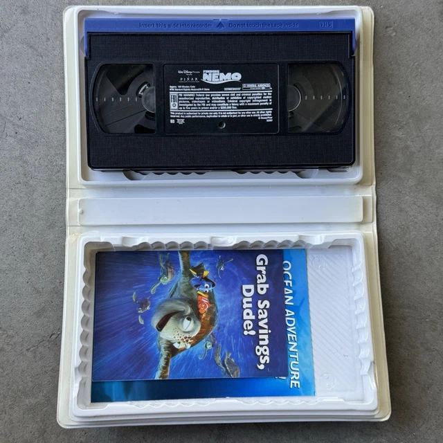 WALT DISNEY PIXAR Finding NEMO Animation Movie VHS Video Clamshell Case ...
