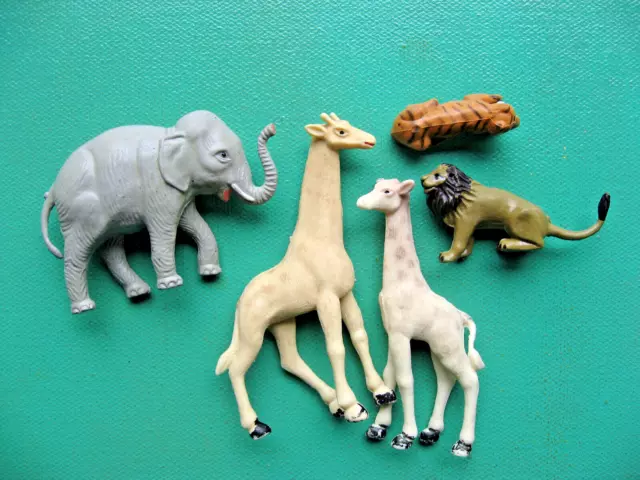Corgi Toys Figuren Konvolut DAKTARI Chipperfields Circus Elefant Tiger Löwe usw.