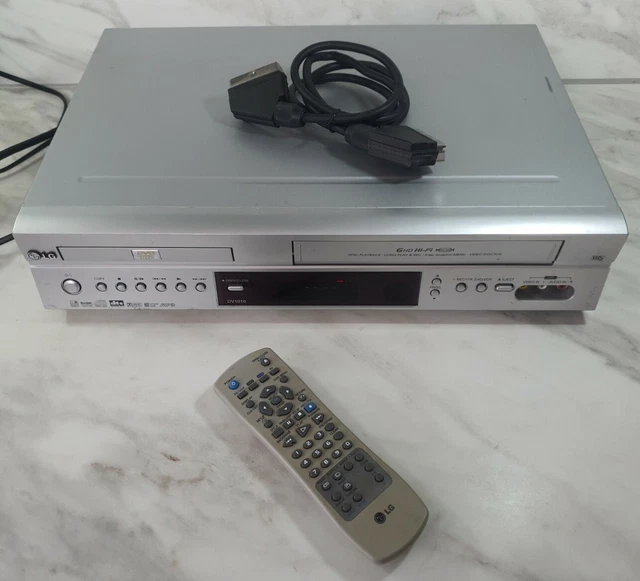 LG DUAL DECK DVD/VHS VIDEO CASSETTE Recorder Combo DV1010 Silver With