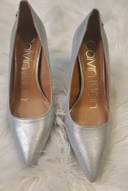 Calvin Klein Womens Gayle Pointed Toe Classic Pumps, Silver 1, Size5