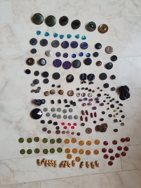 Lot de Boutons Ancien  et autre