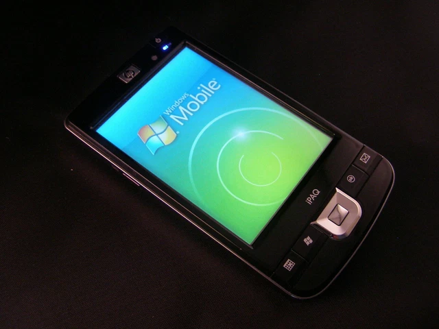 Hewlett Packard HP iPaq 214 PDA portable uniquement avec grande prise de charge