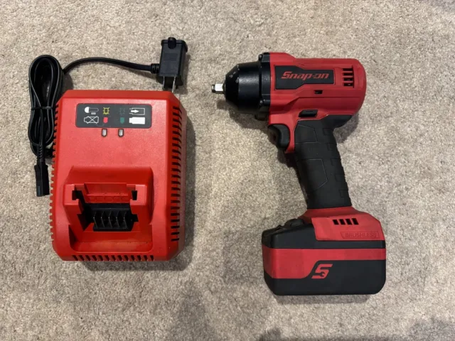 Snap On CT9010 18V Cordless Impact with Charger and Battery Red