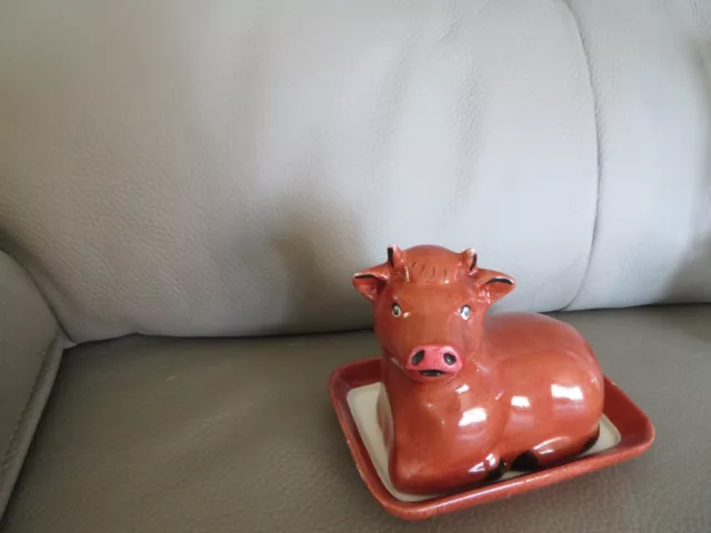 beurrier en forme de vache en porcelaine 2