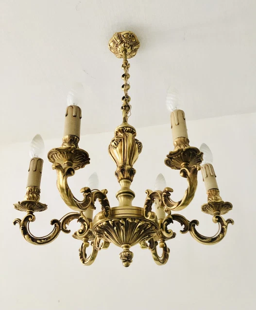 Lustre à vingt lumières de style Louis XV de Baccarat - En vente sur Fra