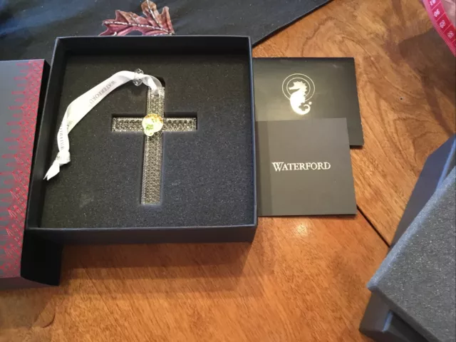WATERFORD 2019 CRYSTAL CROSS Ornament Boxed with tag # 40035480 WATERFORD 2019 CRYSTAL CROSS Ornament Boxed with tag # 40035480