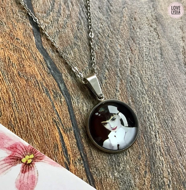 HANDMADE Audrey Hepburn black retro vintage style iconic silver colour necklace HANDMADE Audrey Hepburn black retro vintage style iconic silver colour necklace