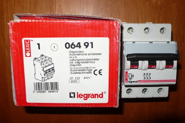 Disjoncteur Triphase 4 Poles 32a Courbe C main image 1