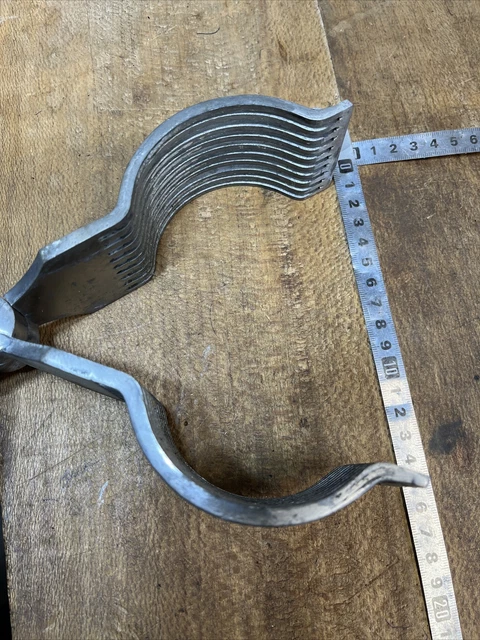 Pince à Rôti Manutranch - Bakélite Et Aluminium - Coupe Tranche - Occasion