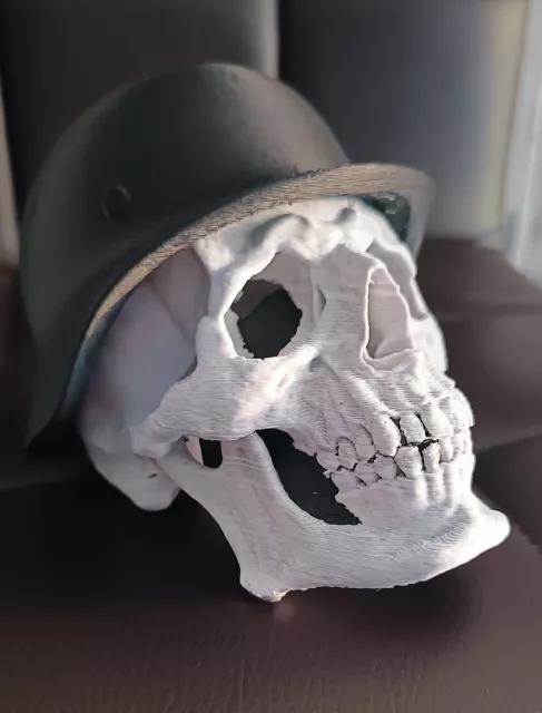 Abdeckkappe STAHLHELM MIT TOTENSCHÄDEL Schutzkappe Anhängerkupplung Schutz