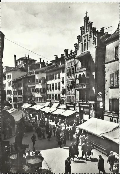 Vecchia Cartolina Di  Bolzano Bozen  Piazza Erbe