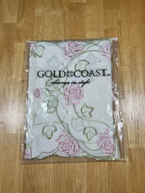 Gold Coast Ivy & Roses 4 Placemats and Runner Set