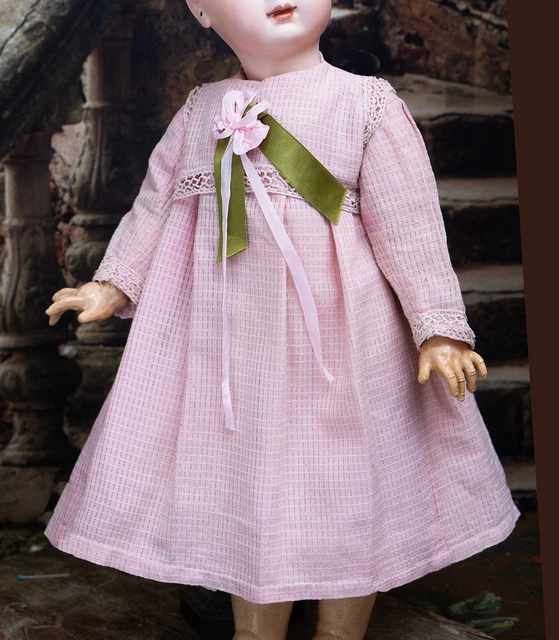 Robe de présentation poupée ancienne Eden bébé - Collection