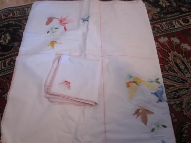 NEW NWOT LINEN EMBROIDERY APPLIQUE 66"x104" TABLECLOTH 12 NAPKINS BUTTERFLY