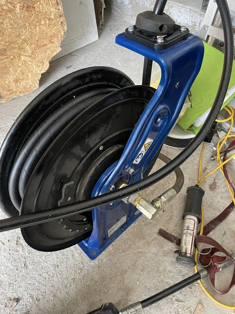4 X Graco reels/ 4 X Graco Electronic Meter