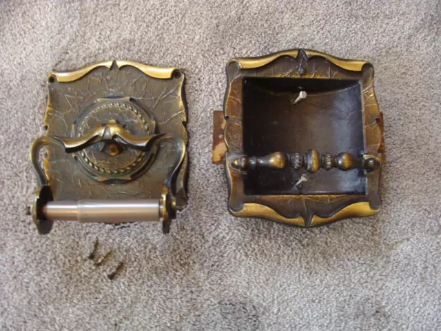 Vintage 1971 Amerock Carriage House  Toilet Paper Roll Holder & Soap Dish