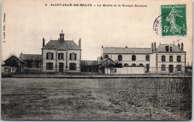 45 SAINT JEAN DE BRAYE - town hall & school group
