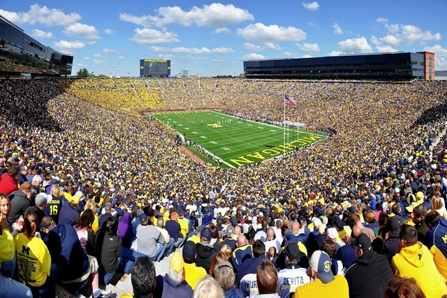 Michigan vs Iowa.2023 Big Ten 10 Football Championship Game 12/2   Sec 451- 2tks