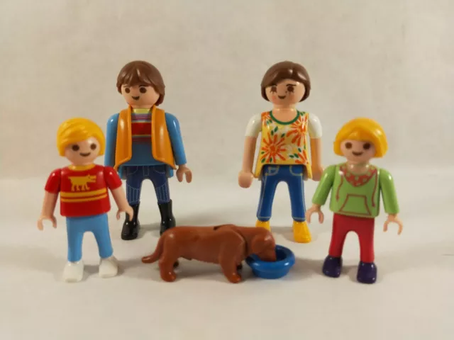 sympa famille avec chien    Playmobil (  ville , maison    ) 1982