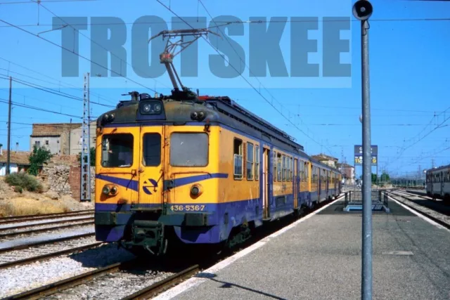 35mm Slide RENFE Spanish Railways Electric Railcar 436 536 Castejon 1994 Orig