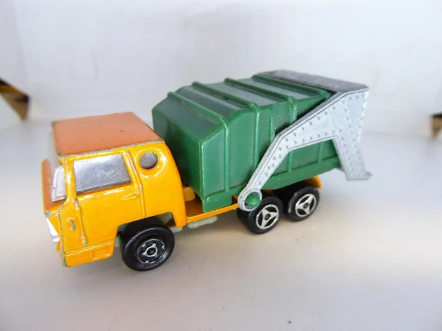 Majorette - Travaux Publics - Camion Benne Carrière (Ref.274