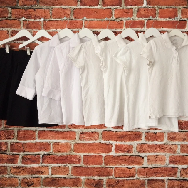 Pacchetto uniforme scolastica ragazze 9-10 anni 10-11 anni gonne nere magliette bianche