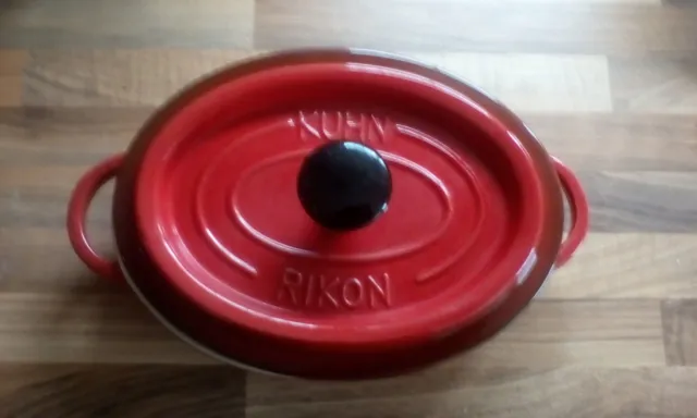 Kuhn Rikon lidded cast iron casserole dish