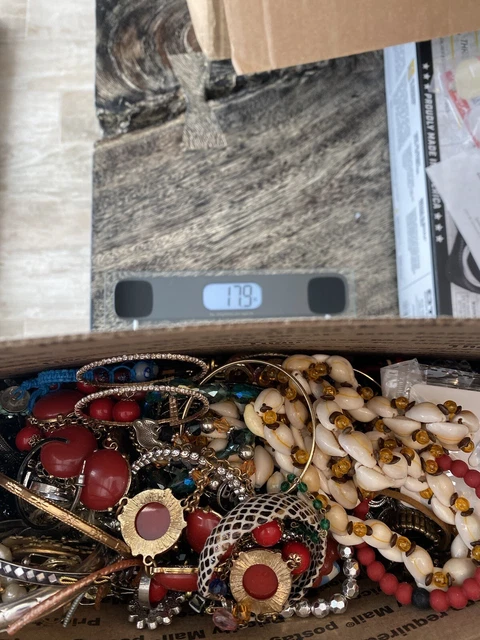 10.4LBS Bulk Lot Assorted Estate Costume Fashion Jewelry Unsearched Resellers!! 10.4LBS Bulk Lot Assorted Estate Costume Fashion Jewelry Unsearched Resellers!!