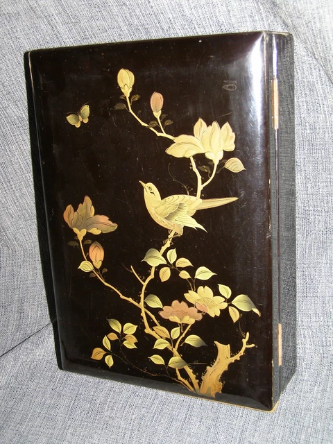 Belle boîte en bois laqué décor japonisant 2