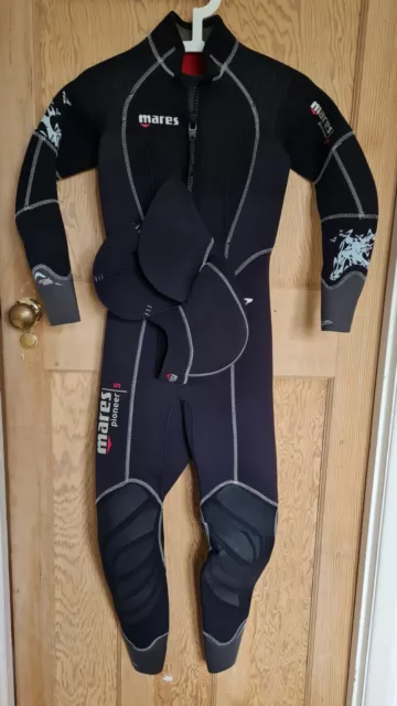 Mares Pioneer 5mm wetsuit womens Size 1