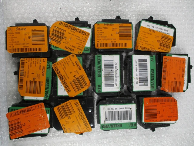 Lot Of 13 New Square D Homt1520 Breakers
