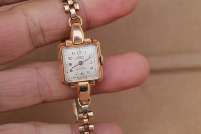 Swiss made lady's wrist watch ''Dixton'' /17 jewels/