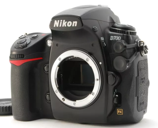 Nikon D700 12.1MP Digital SLR Camera w/ Charger Low Shutter Count [Near Mint]