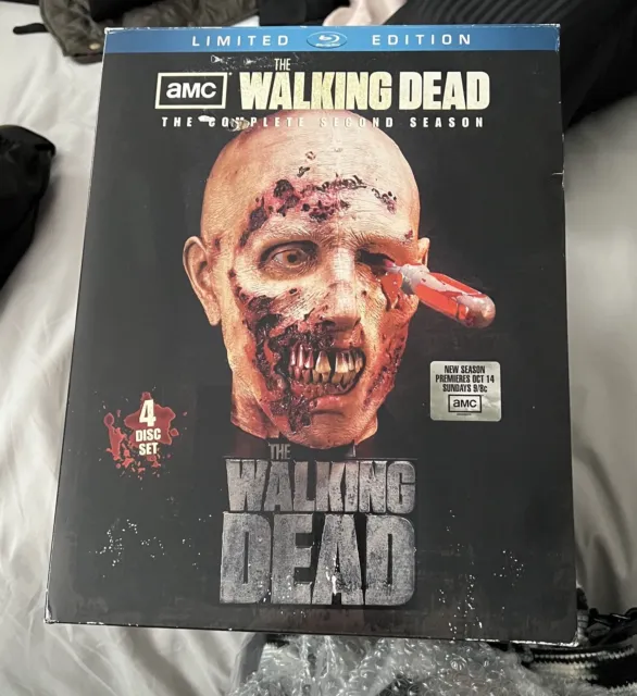The Walking Dead Season 2 Blu ray Disc 4 Disc Set Limited Edition Collectors