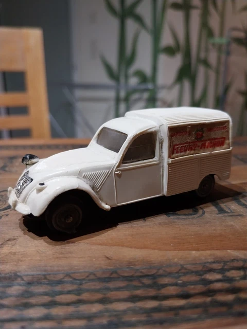 Norev rare Citroën 1200 kg HY tub publicité freezor cusenier