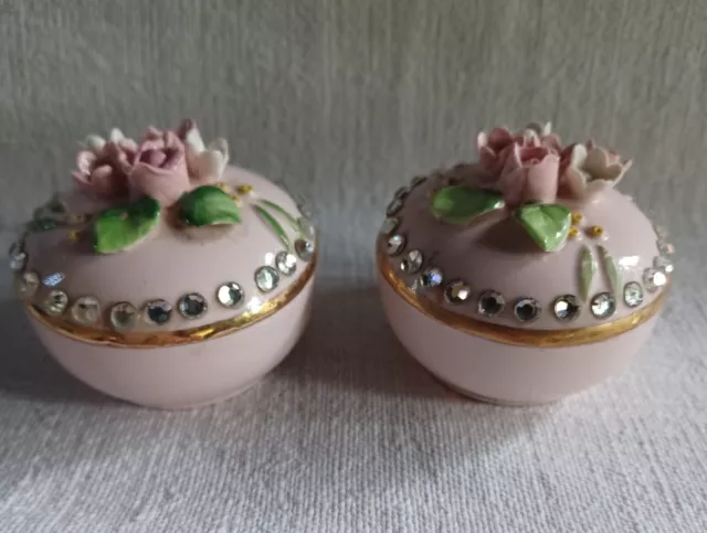 2 Lefton Small Pink Round Trinket Bowls with Flowers & Gem Lid Gold Trim Vintage