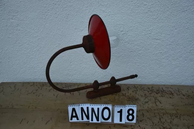 AnNo018 Antike Hoflampe/Gusseisen Stalllampe mit Emaille Schirm