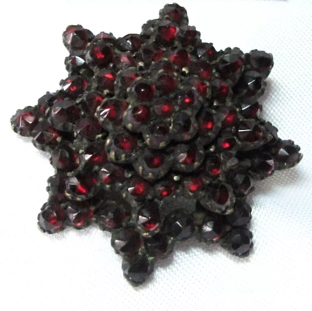 alte Granat Brosche Granatstern Granatbrosche um 1880 old garnet brooch / BQ 669