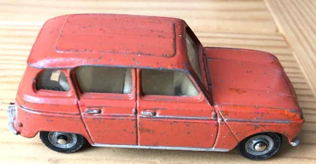 DINKY JUNIOR 1/43 RENAULT 4 L Réf : 100