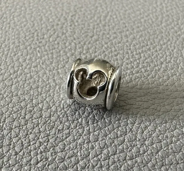Chamilia Charm Disney Mickey Mouse Cutout Charm Sterling Silver Genuine DIS-3