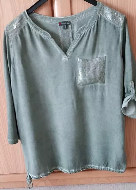 Blusenshirt  von Street One Gr. 40 in Olivgrün Neuw. *TOP*