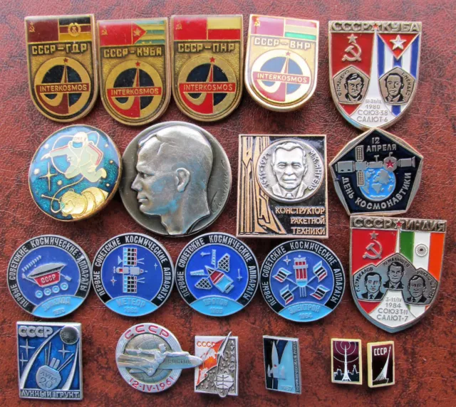 Set of 20 badges pins, Space Cosmos in the USSR CCCP Russian