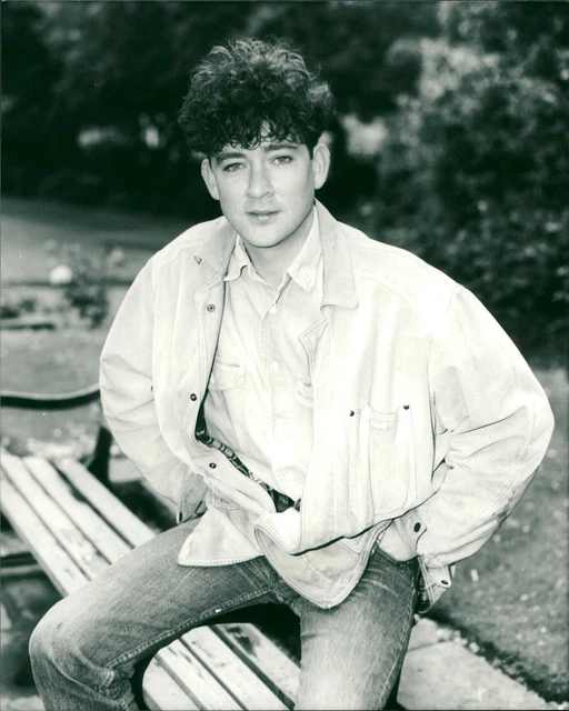 1988 - HOLLAND STEPHEN ACTOR LOVER CURRENTLY BO... - Vintage Photograph 3832021
