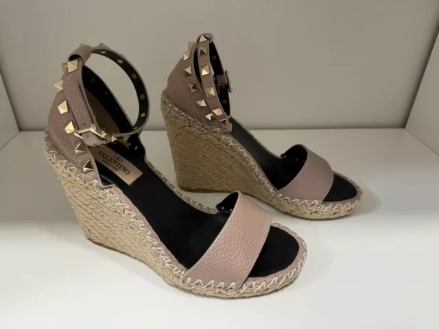 Authentic Valentino Garavani Rockstud Espadrille Wedge Sandal Size 6 US - Poudre