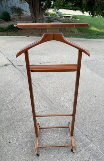 Mid Century Italian Brevettato Men's Wooden Suit Clothes Valet Stand