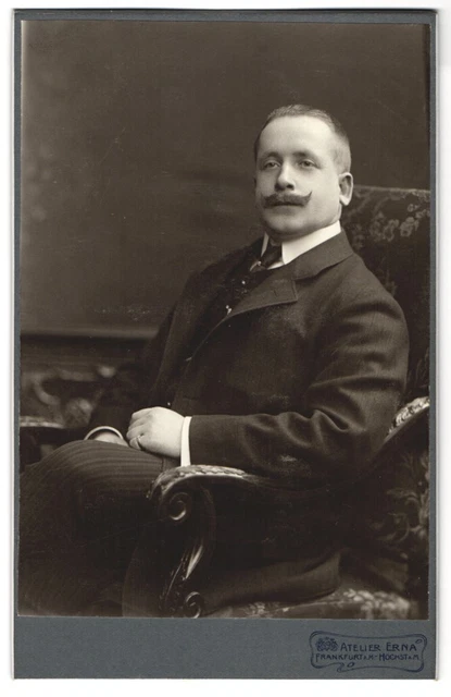Fotografie Atelier Erna, Frankfurt a. M., Kaiserstr. 5a, Gut gekleideter Herr m
