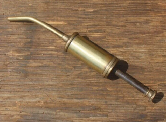 Vintage Oiler Brass Oil Gun Lubrication Dispenser Garage Tool Vintage Oiler Brass Oil Gun Lubrication Dispenser Garage Tool